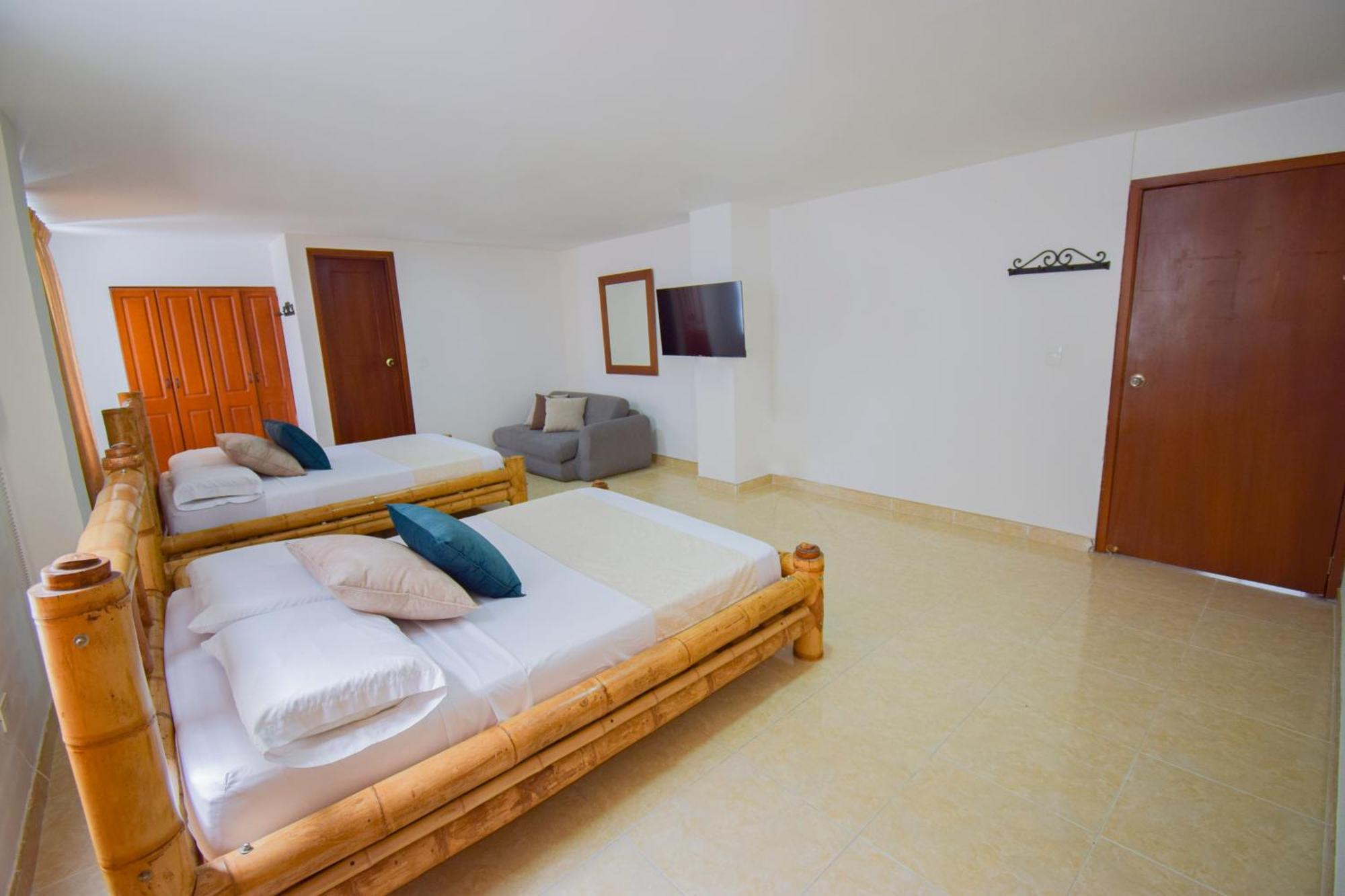 Hotel Toledo Plaza Armenia  Dış mekan fotoğraf
