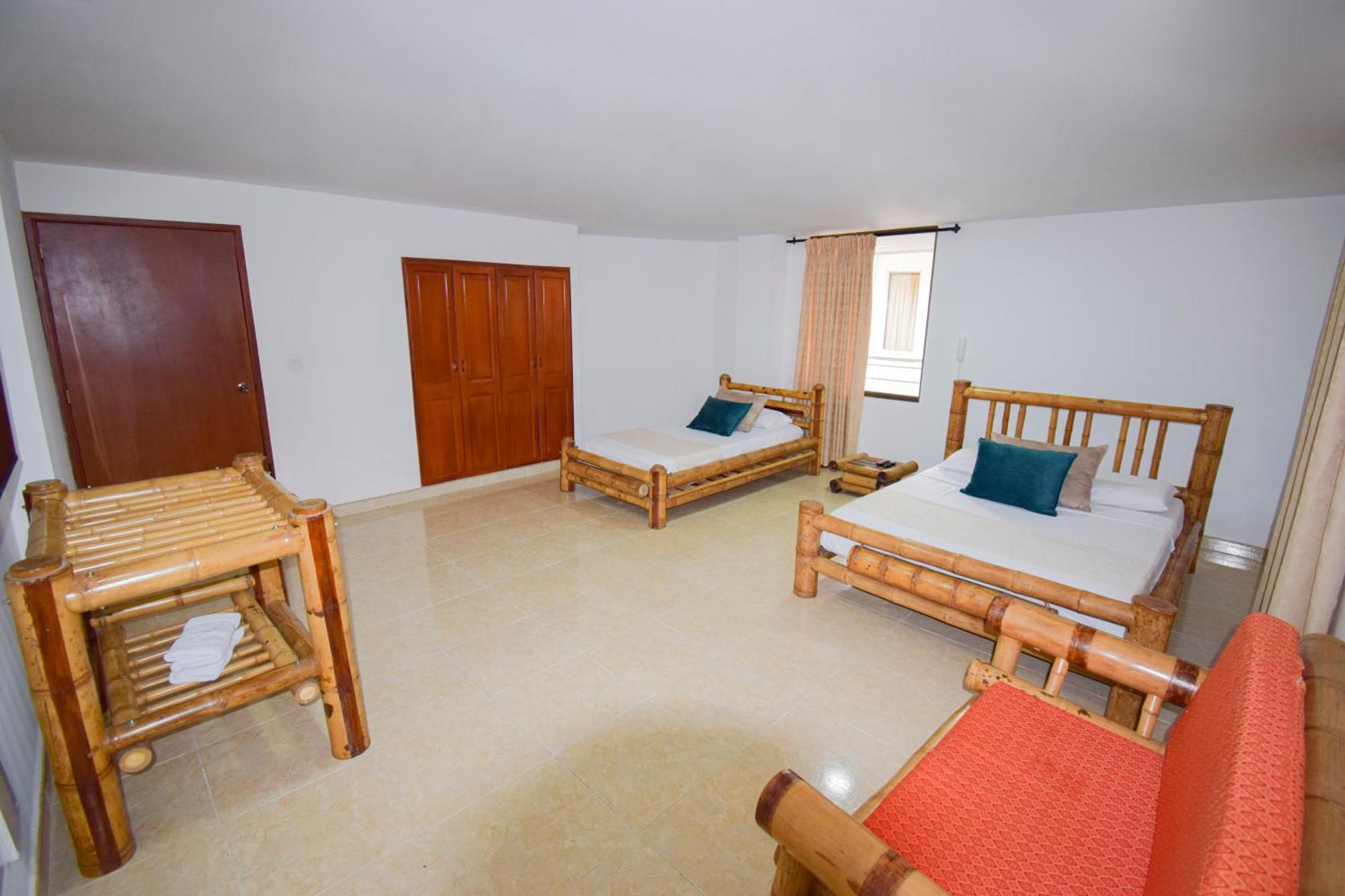 Hotel Toledo Plaza Armenia  Dış mekan fotoğraf